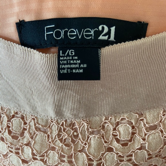 Pink Crochet Mid-Thigh Forever 21 Skirt - Sz L - Picture 3 of 3